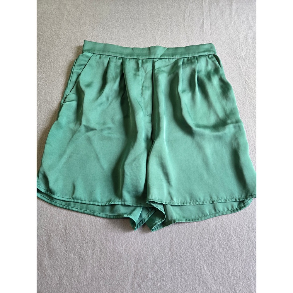H&M Satin Pleated Shorts Womens Size 6 Emerald Green High Waisted Silky Dressy